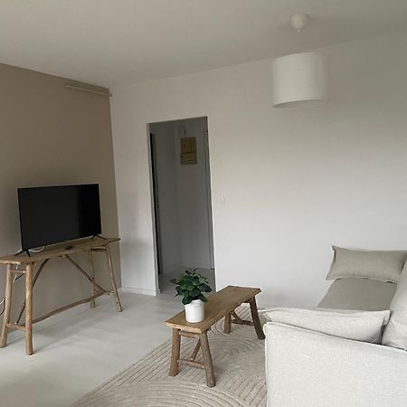 Au Coeur De La Ponetie Apartment Орияк Екстериор снимка