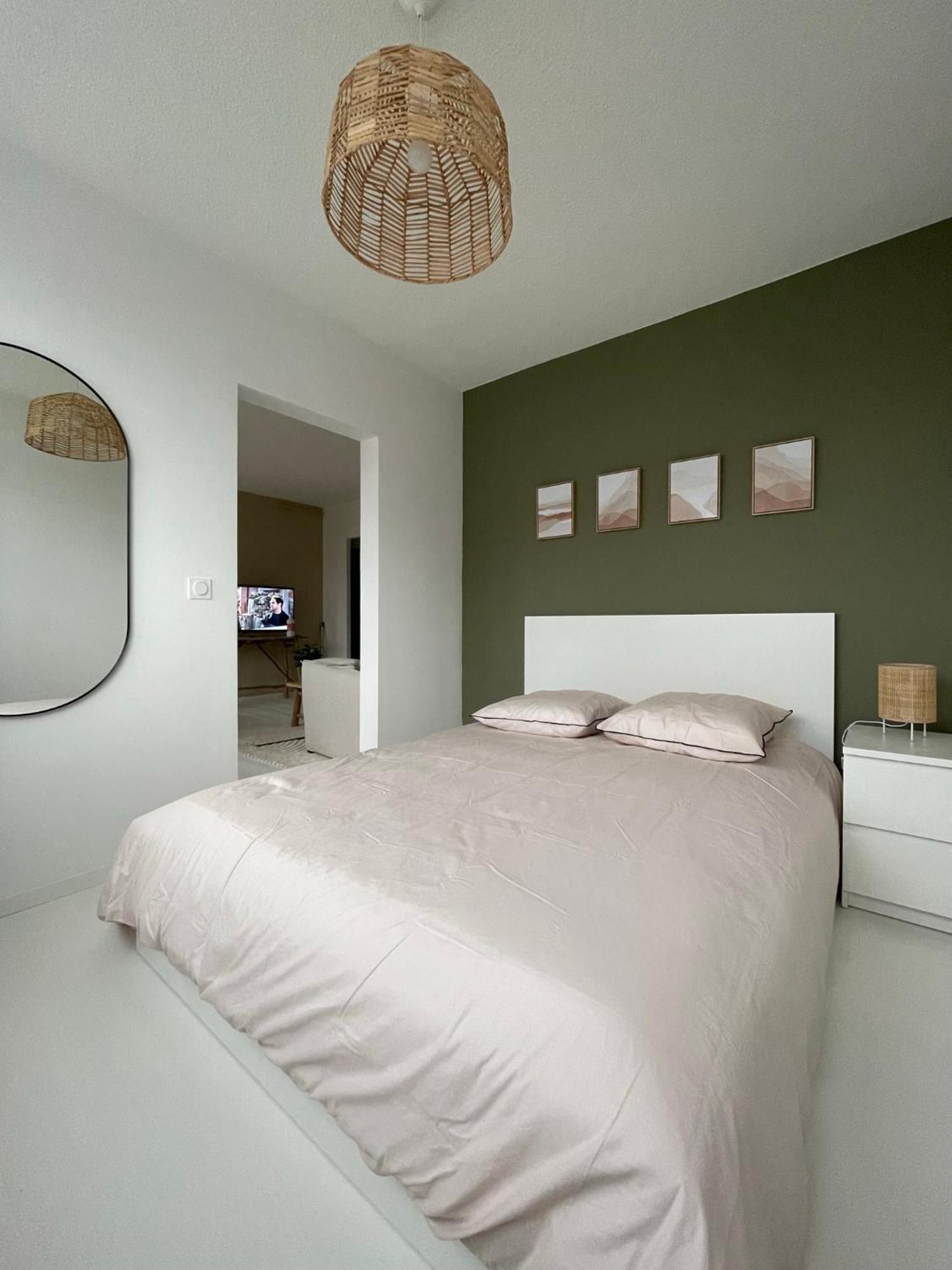 Au Coeur De La Ponetie Apartment Орияк Екстериор снимка